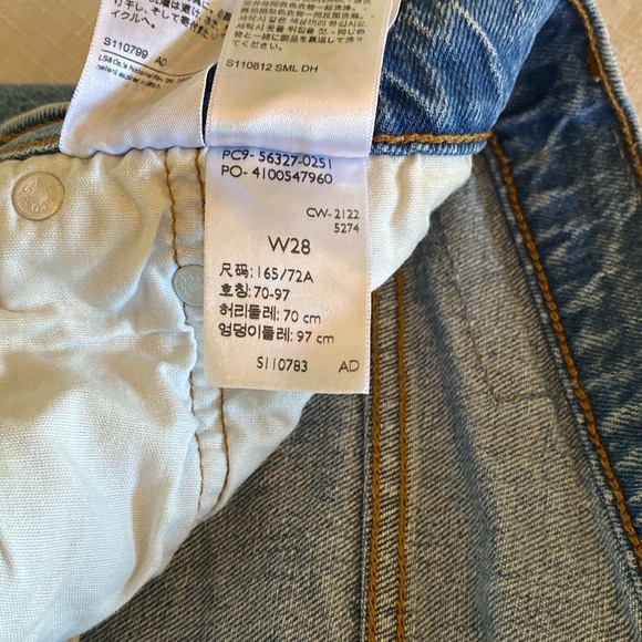 Levi’s Women’s 501 Jean Shorts - Picture 5 of 13